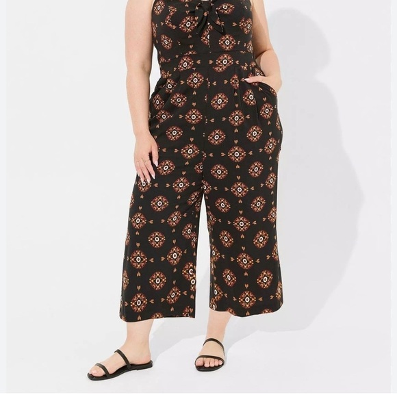 Torrid Tie Front Culotte Bohemian Batik Suns Deep Black Jumpsuit Sz 1 14-16 NWT - Picture 8 of 10